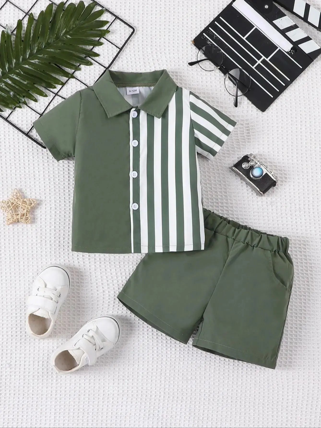 2-piece set of fashionable and casual solid color splicing short sleeved shirt top and shorts for baby boys, summer